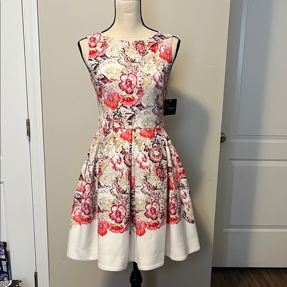 Just...Taylor White and Pink Sleeveless Floral Dress